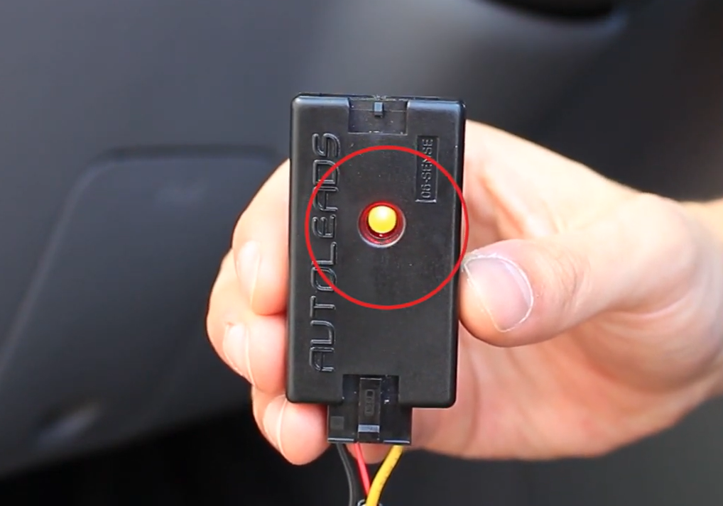 Echomaster IGN-3F module showing its LED status for ignition OFF and ignition ON