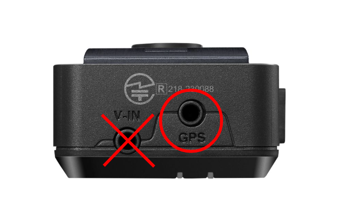 Diagram indicating the correct GPS port and the incorrect V-IN port for the external GPS antenna