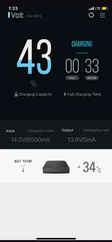 THINKWARE iVolt mobile app interface displaying battery charge percentage and input/output voltage